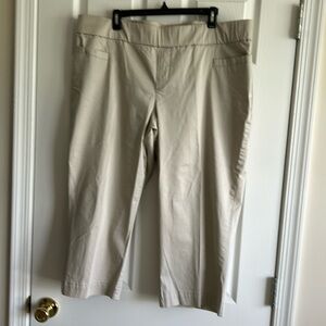 Lee Women’s Pull On Capri Pants